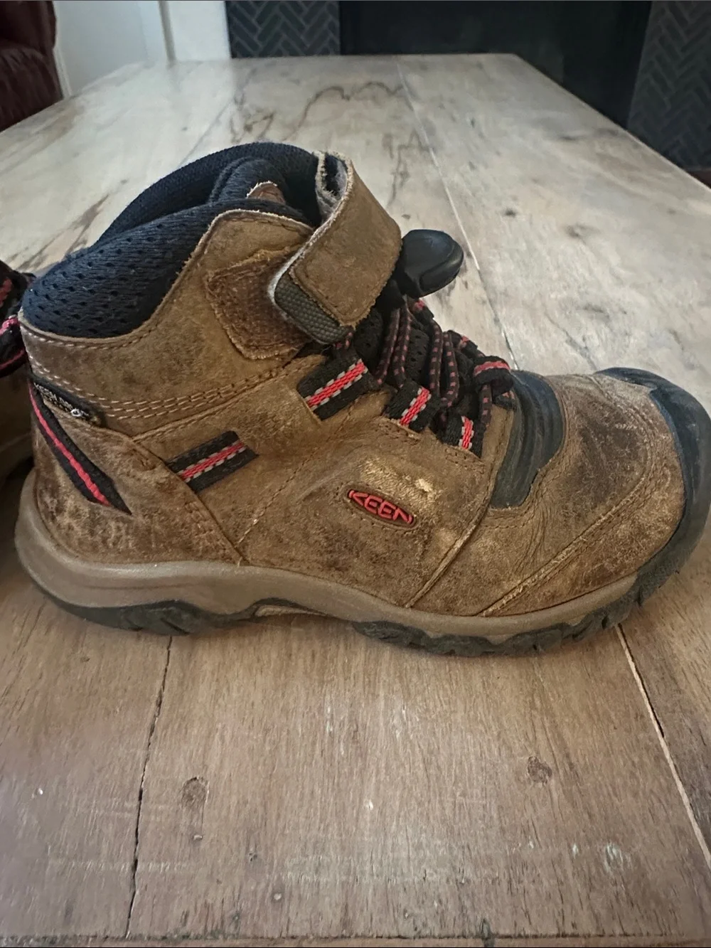 Kids Keen hiking boots